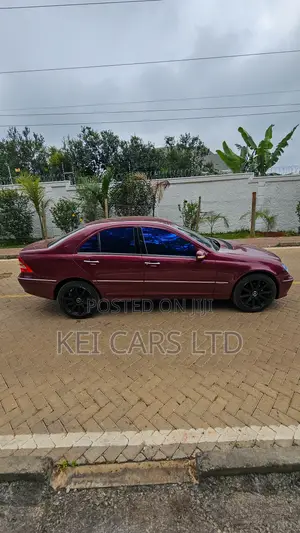 Mercedes-Benz C200 2004 Maroon