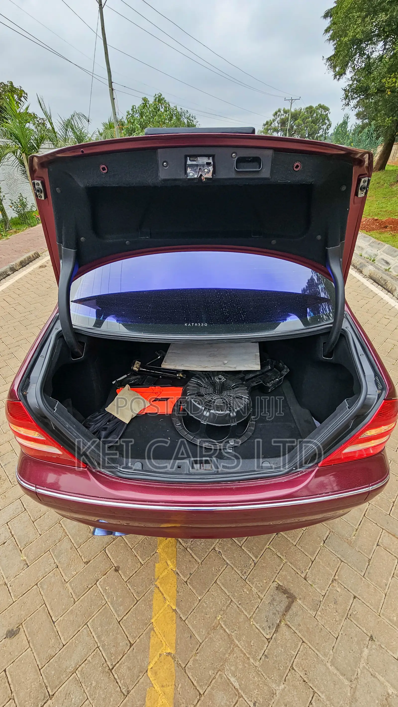 Mercedes-Benz C200 2004 Maroon