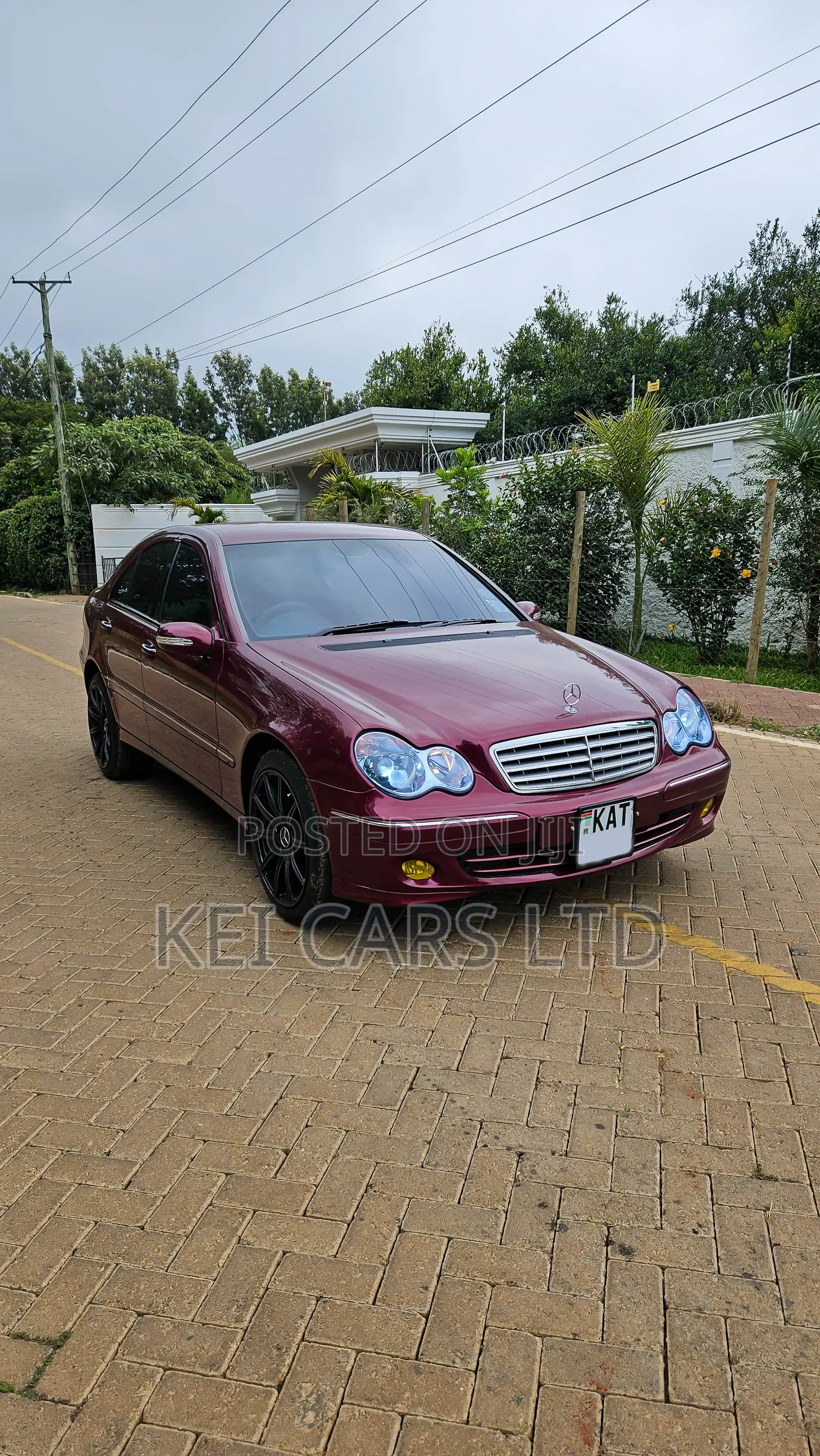 Mercedes-Benz C200 2004 Maroon