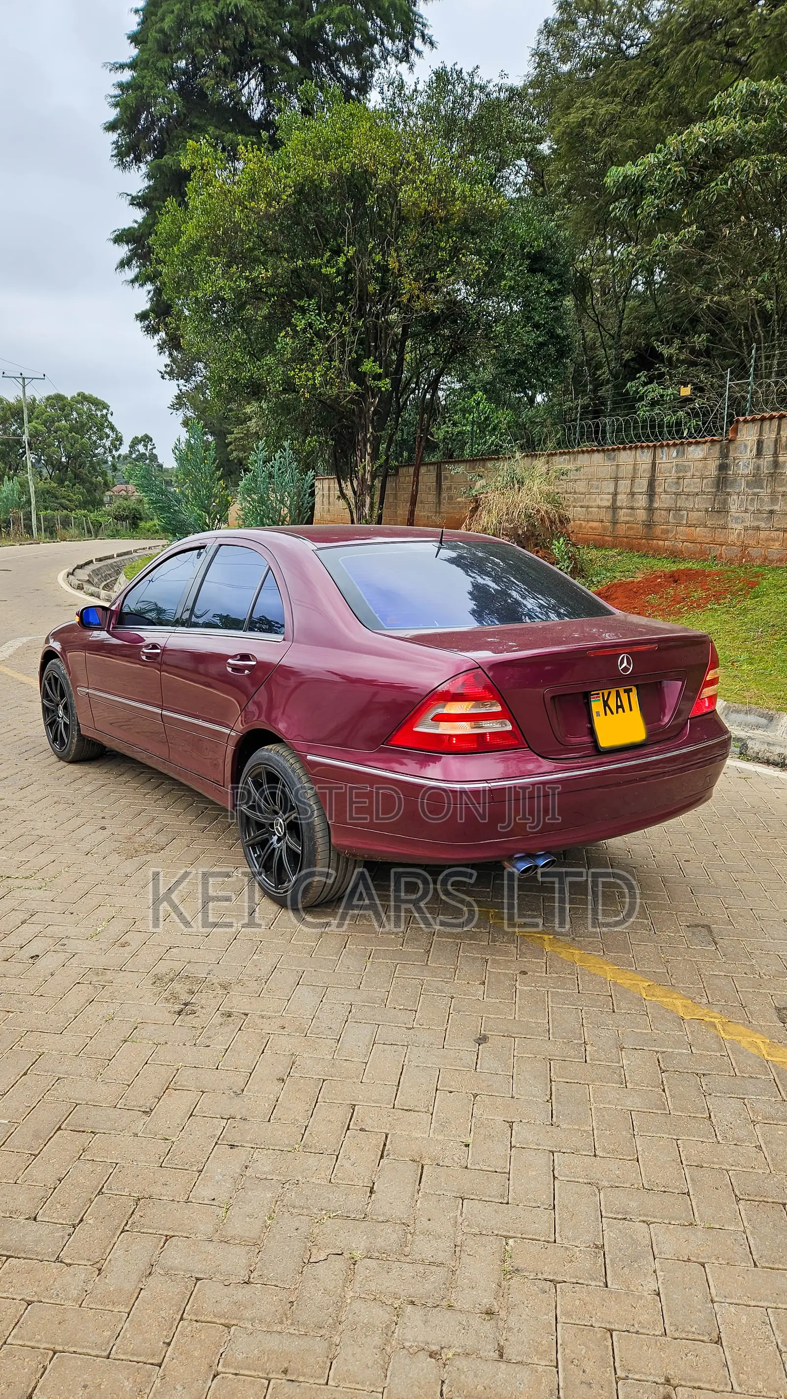 Mercedes-Benz C200 2004 Maroon