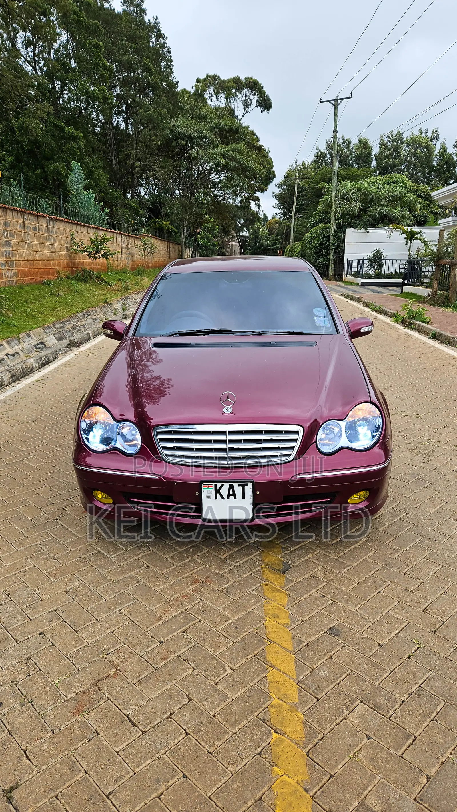 Mercedes-Benz C200 2004 Maroon