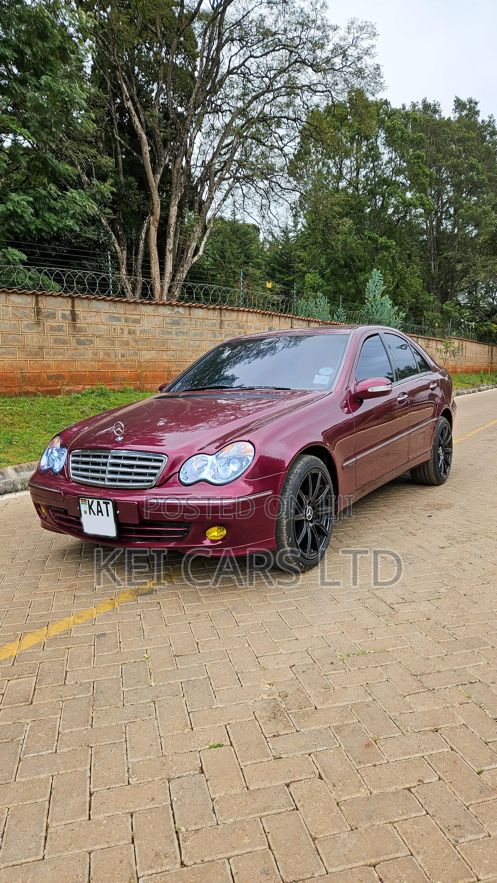 Mercedes-Benz C200 2004 Maroon