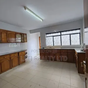 4bdrm Townhouse / Terrace in Muthangari for rent