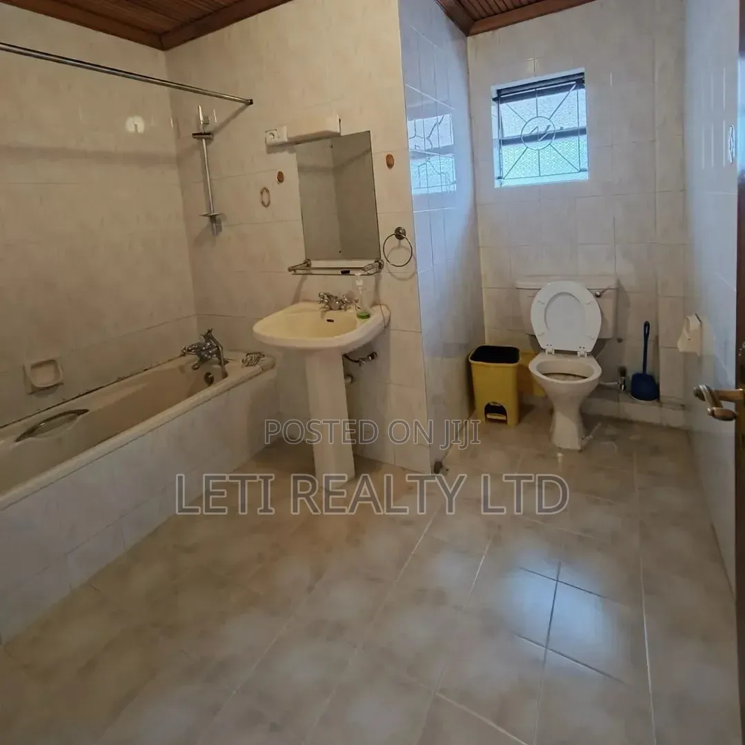 4bdrm Townhouse / Terrace in Muthangari for rent