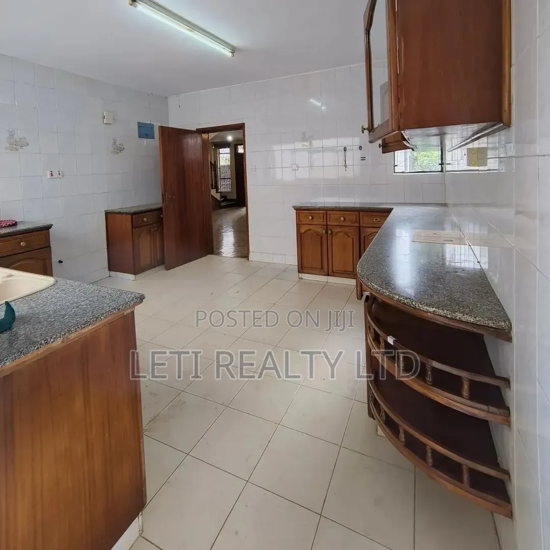 4bdrm Townhouse / Terrace in Muthangari for rent