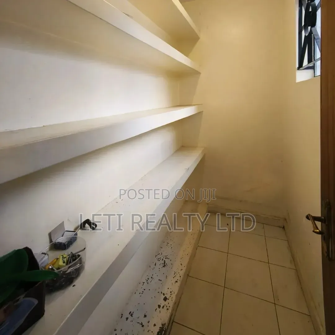4bdrm Townhouse / Terrace in Muthangari for rent