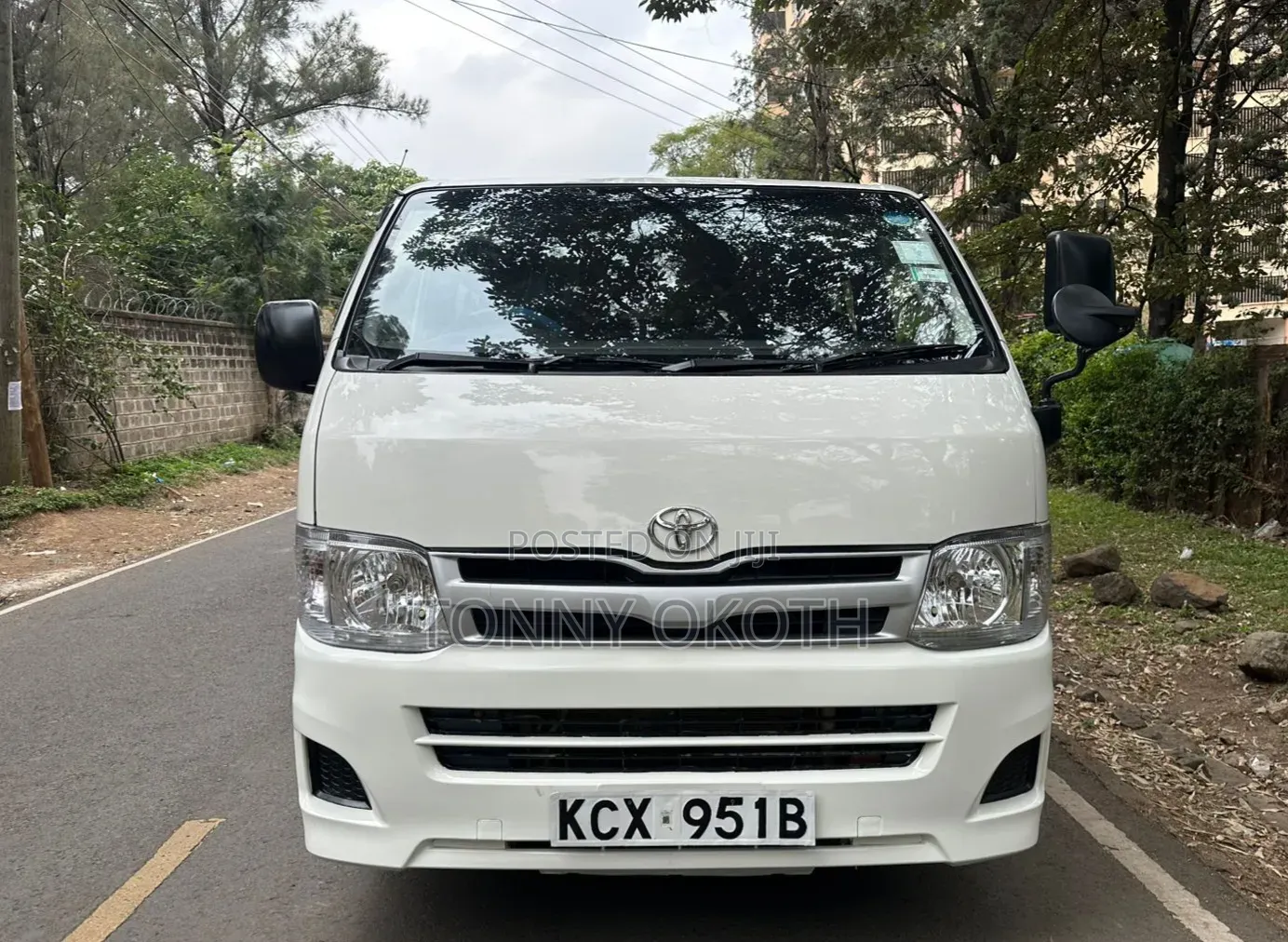 Toyota HiAce 2012 White