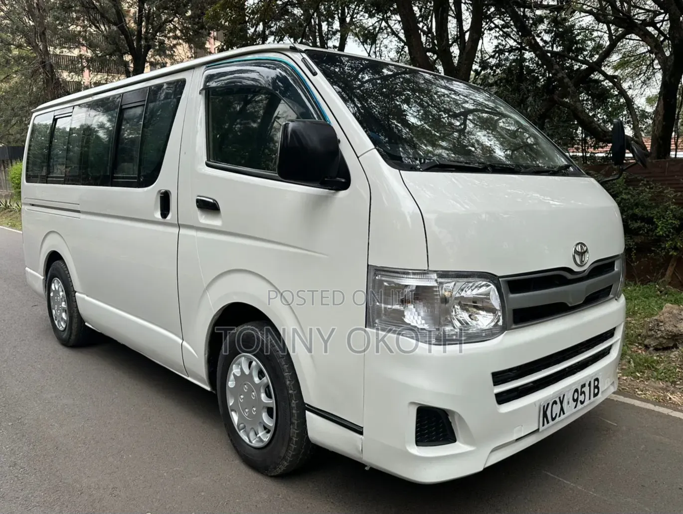 Toyota HiAce 2012 White