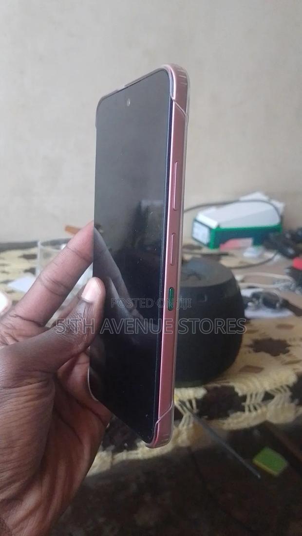 Infinix Hot 60i 128 GB Red - thumbnail 6