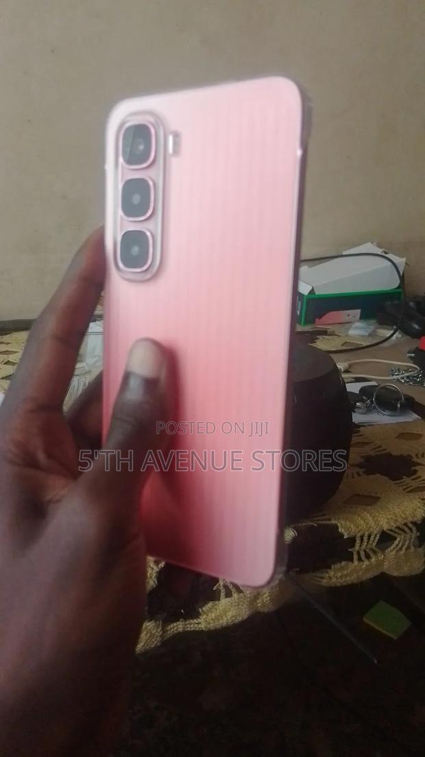 Infinix Hot 60i 128 GB Red - thumbnail 7