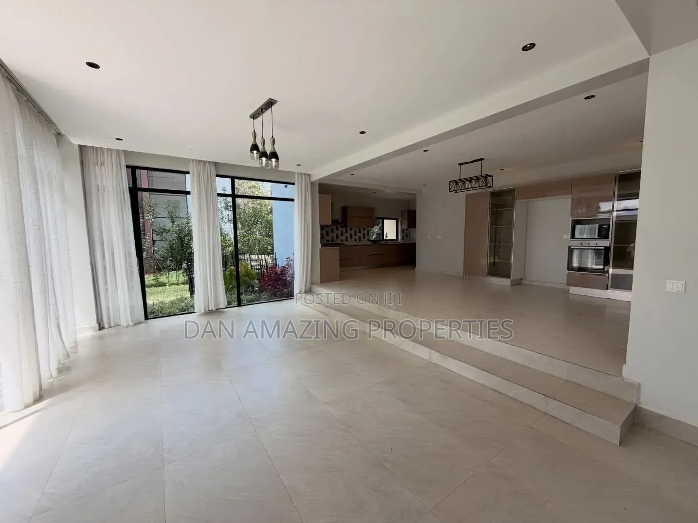 5bdrm Maisonette in Karen Tree Lane for rent
