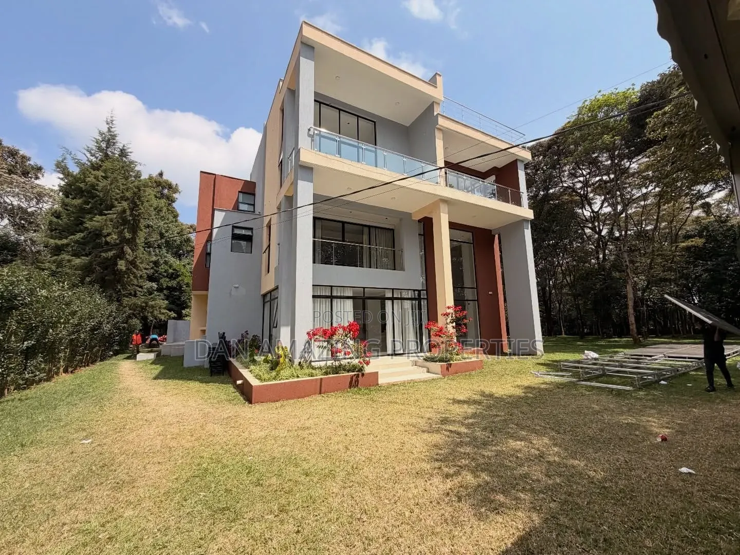 5bdrm Maisonette in Karen Tree Lane for rent