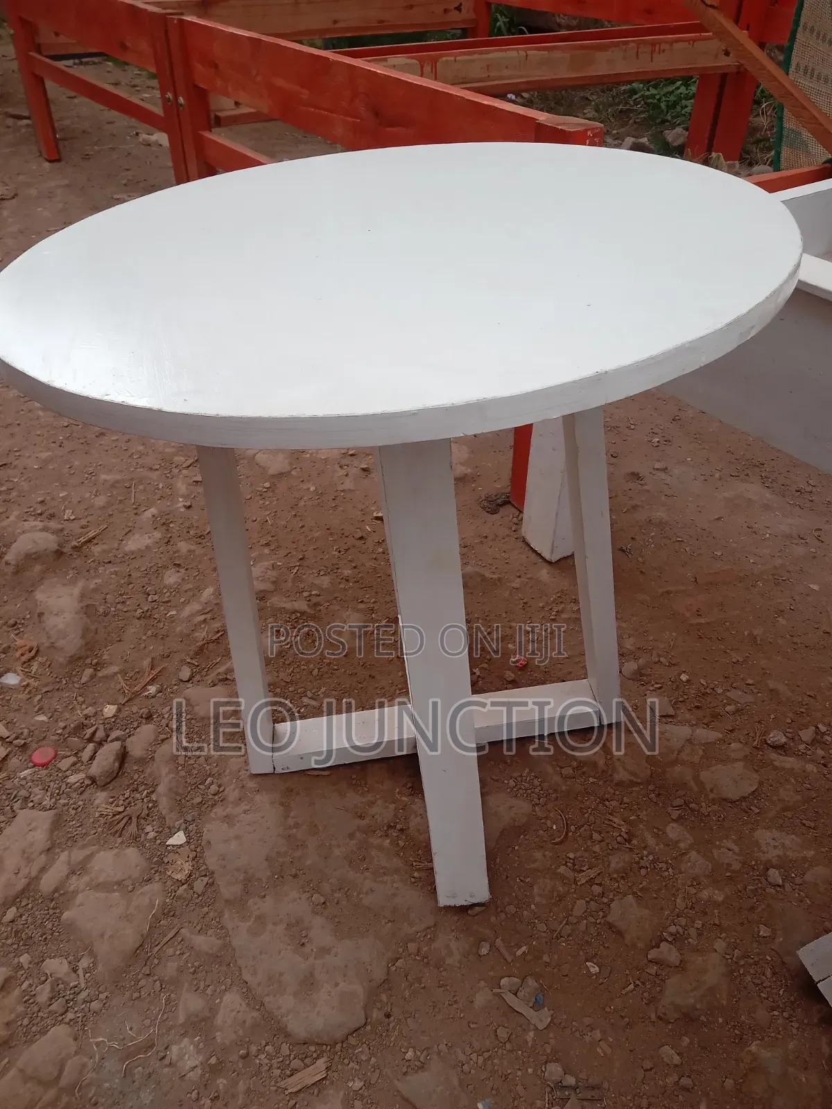 White Round Coffee Table