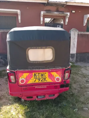 Piaggio 2021 Red