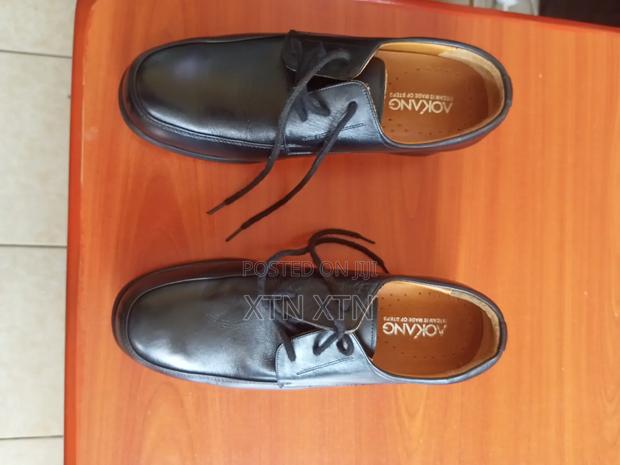 Second Hand Shoes