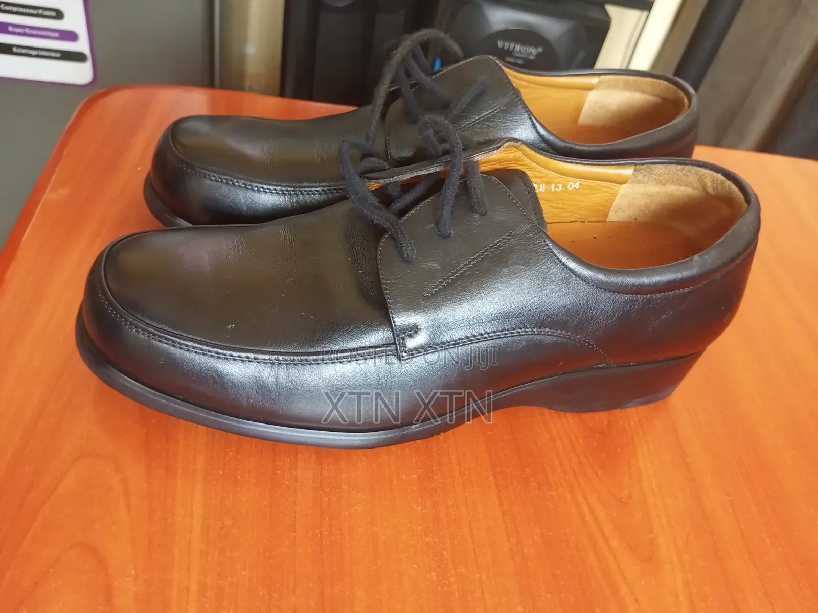 Second Hand Shoes