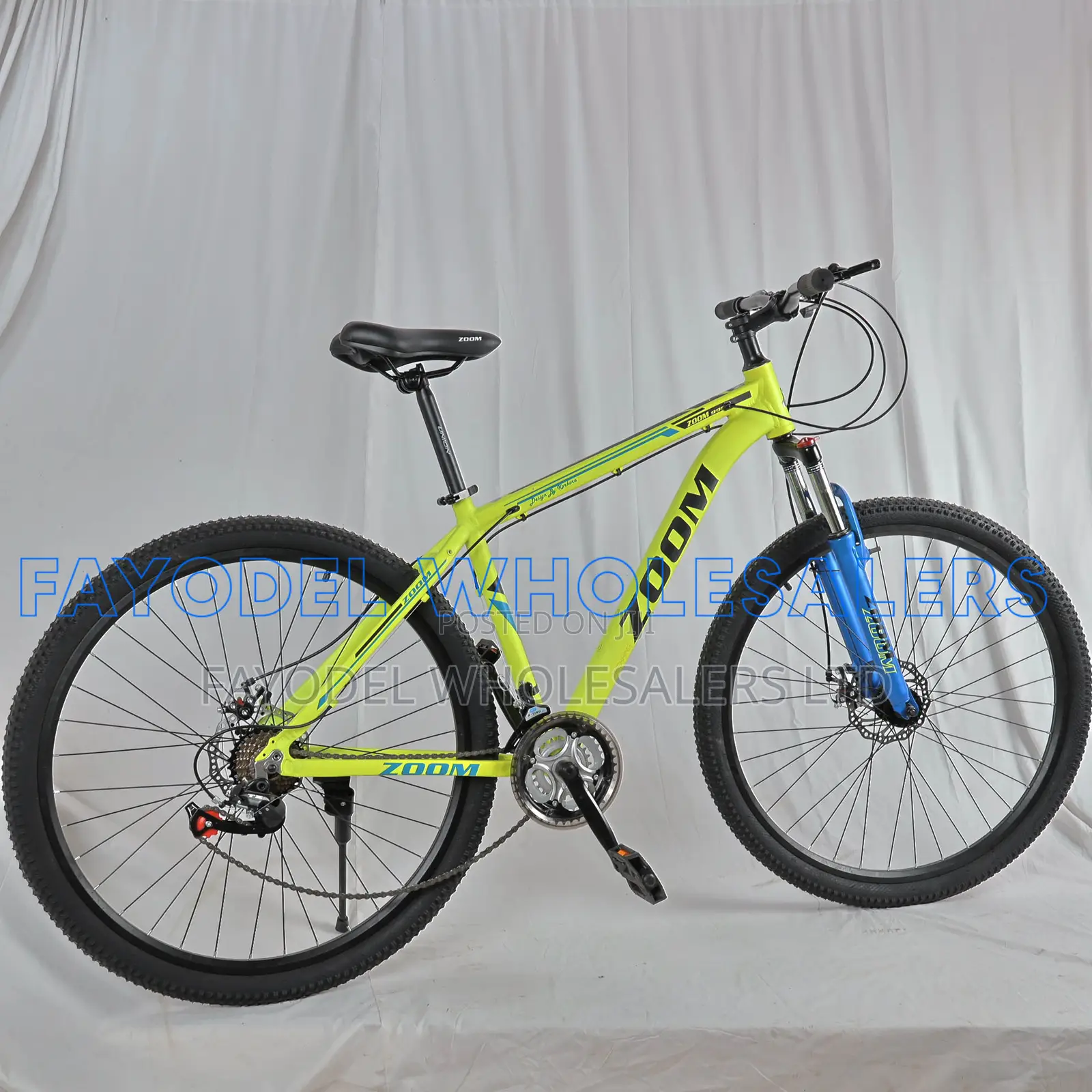 Zoom MTB With Front Suspension and Gears