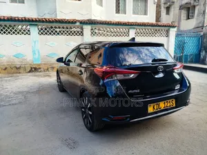Toyota Auris 2016 Black