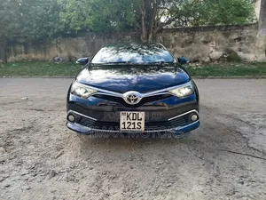 Toyota Auris 2016 Black