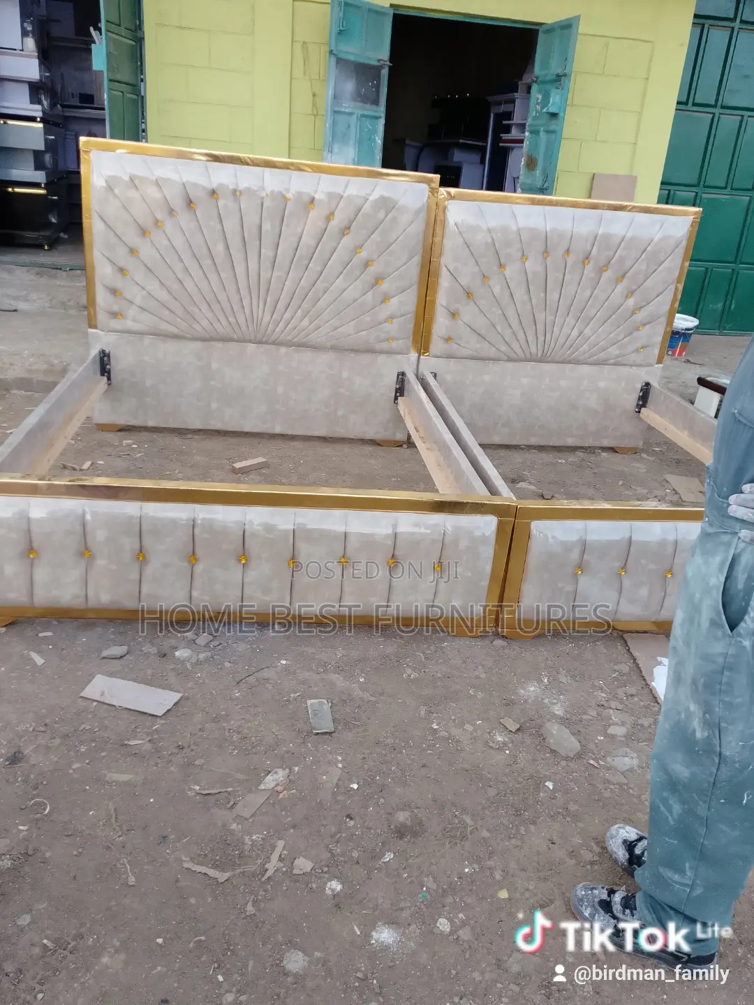 Brown Chester Bed