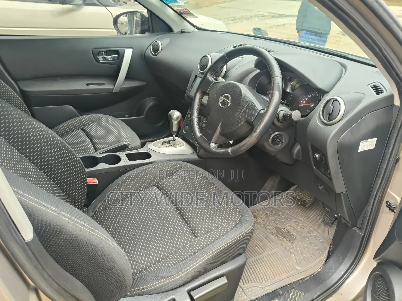 Nissan Dualis 2009 Gold