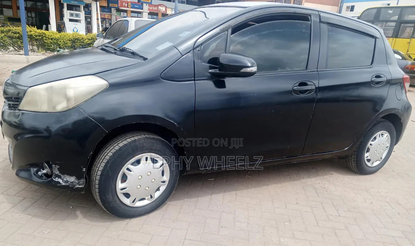 Toyota Vitz 2013 Black