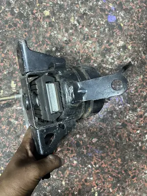 Engine Mounting Toyota Vitz