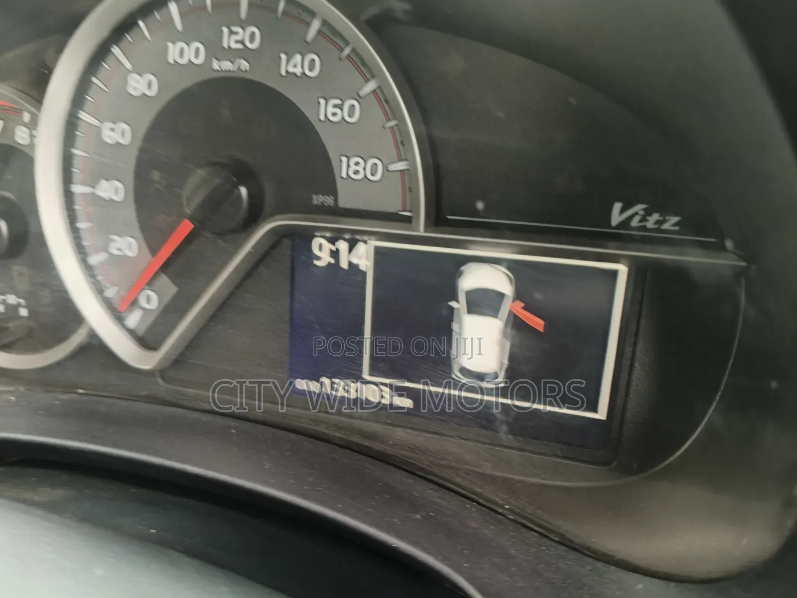 Toyota Vitz 2017 Silver