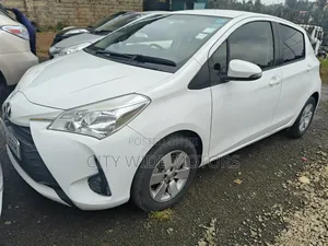 Toyota Vitz 1.3 FWD 5dr 2018 White