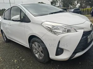Toyota Vitz 1.3 FWD 5dr 2018 White