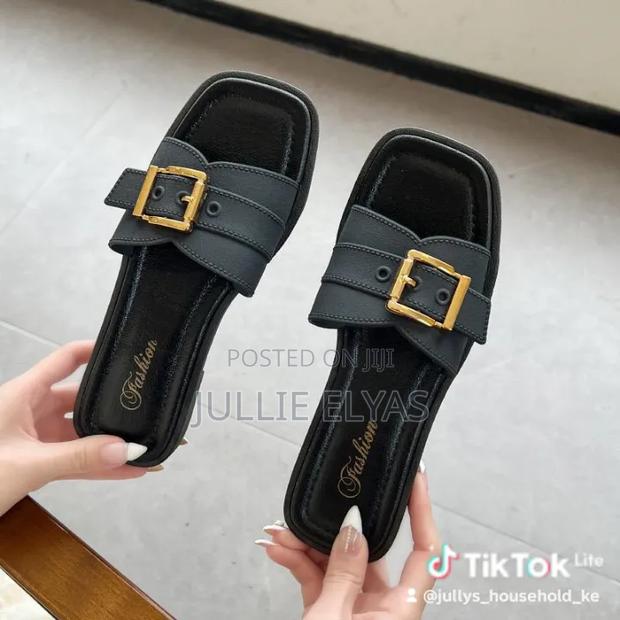 Ladies Sandals - thumbnail 3