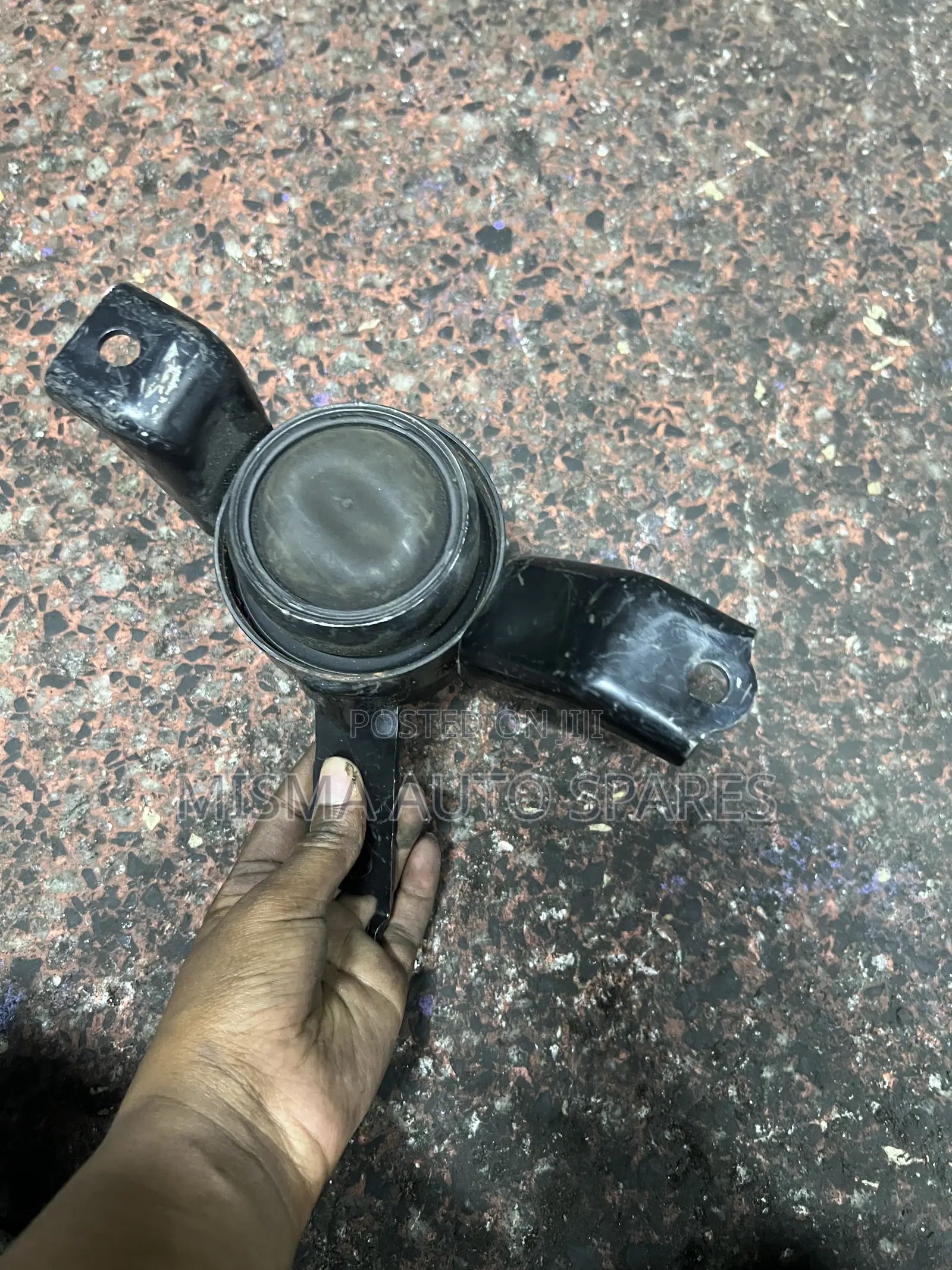 Premio 240 Engine Mounting