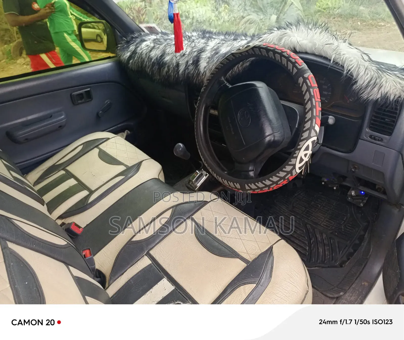 Toyota Hilux 2000 White
