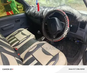 Toyota Hilux 2000 White