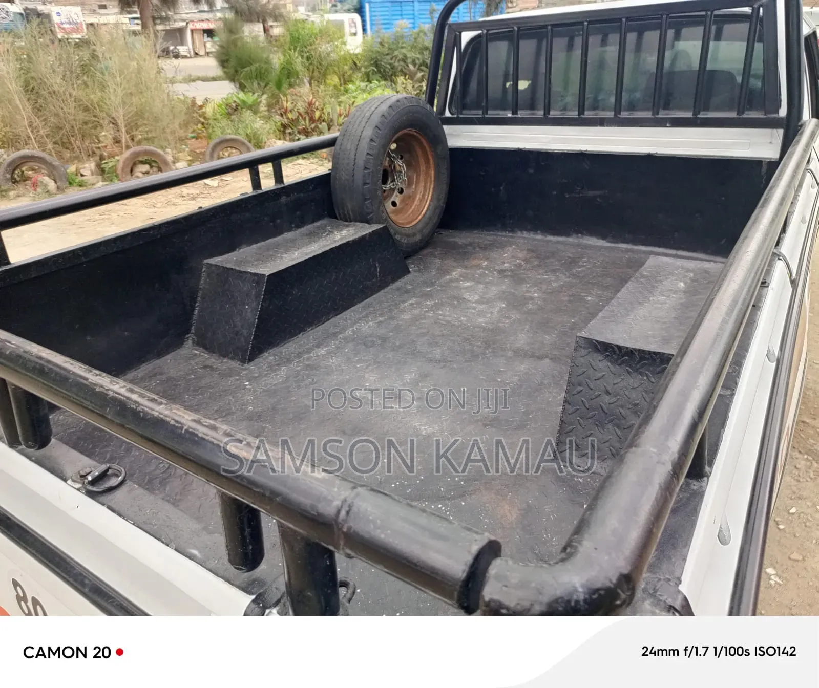 Toyota Hilux 2000 White
