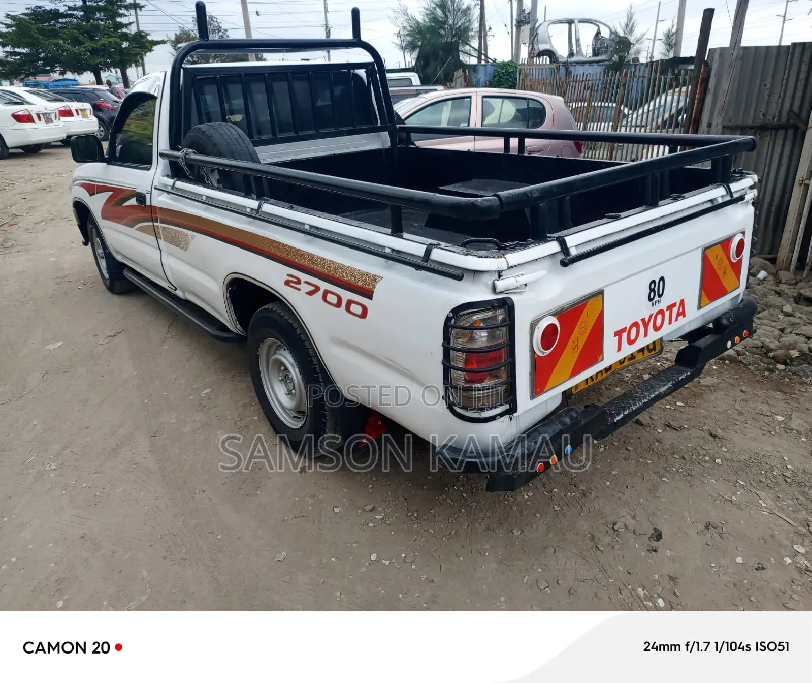 Toyota Hilux 2000 White