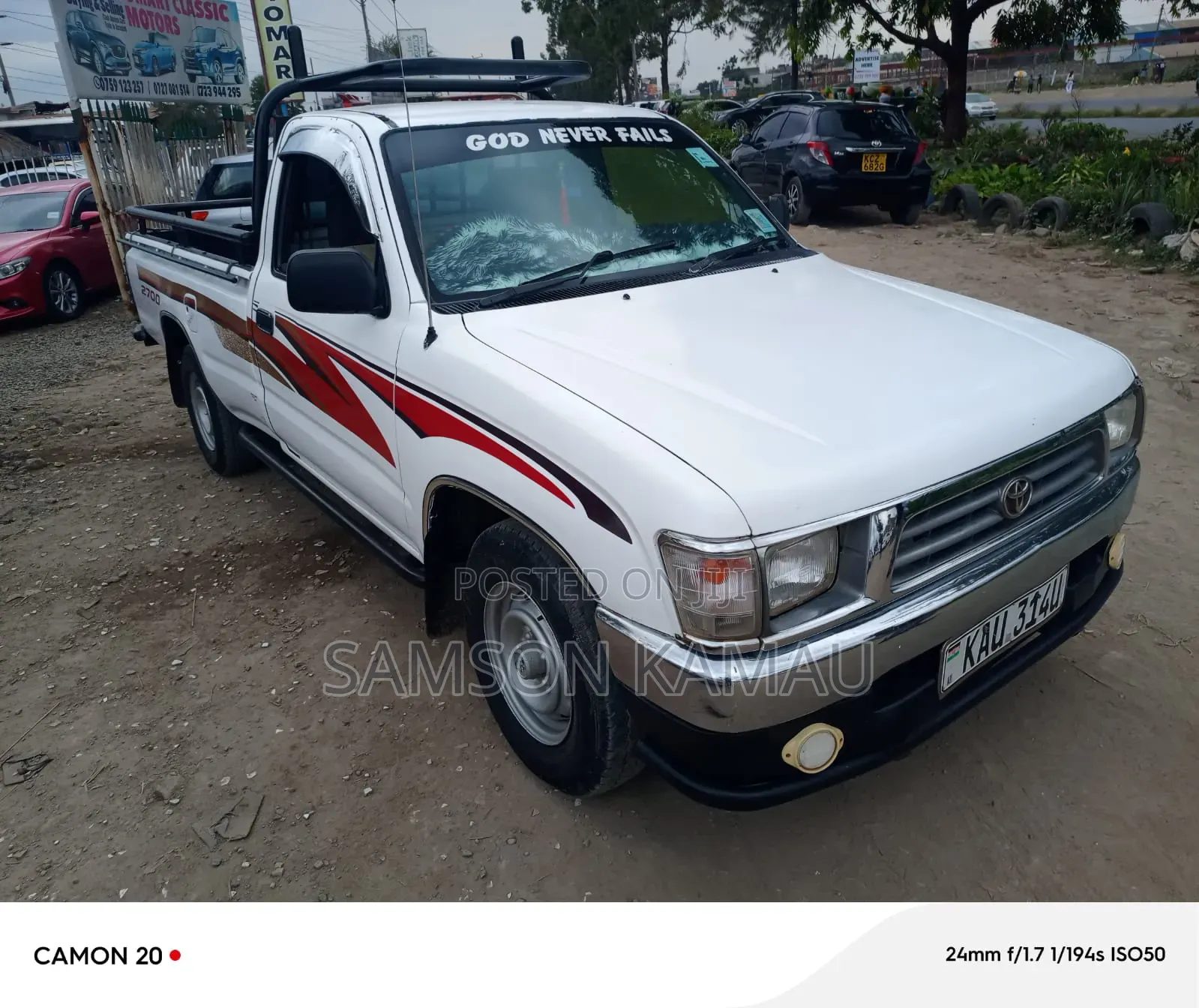 Toyota Hilux 2000 White