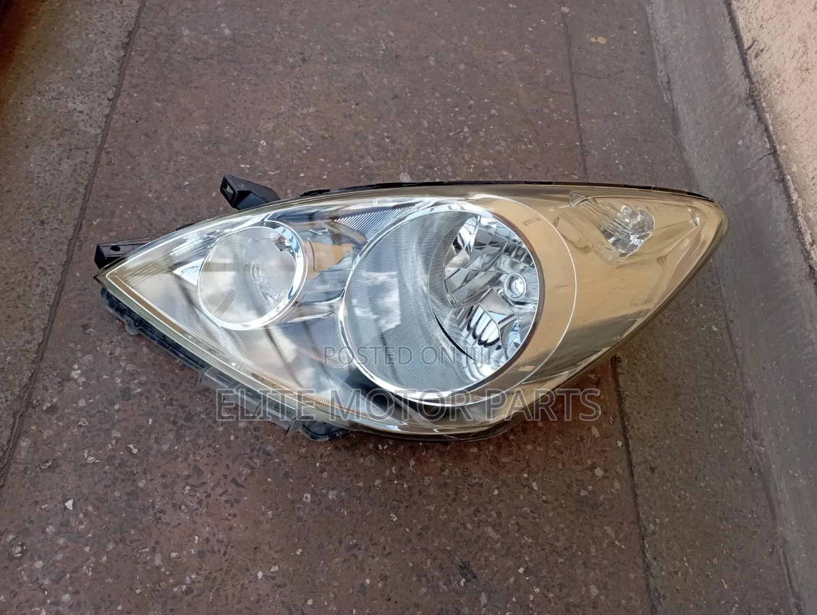 Nissan Note 2008 Headlight