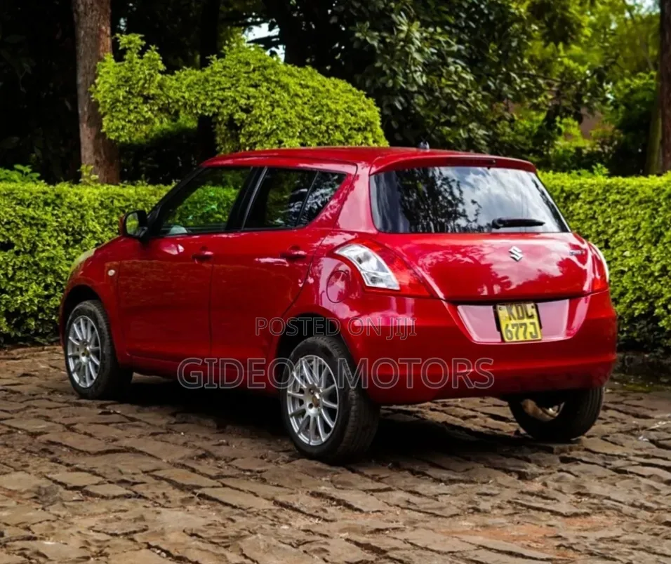 Suzuki Swift 2016 Red