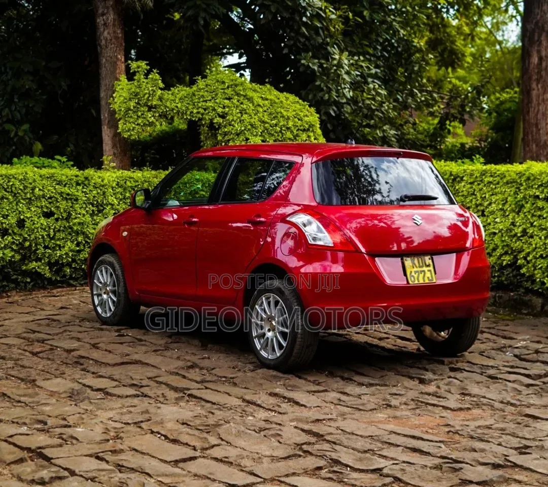 Suzuki Swift 2016 Red