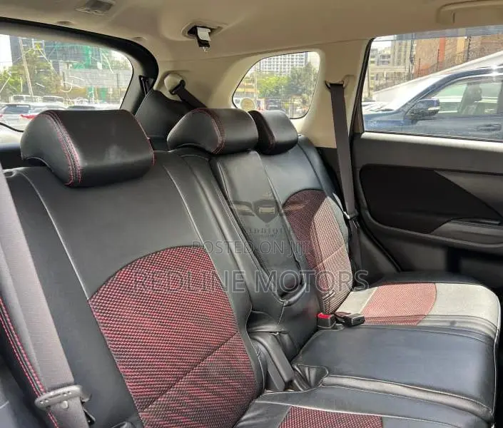 Mitsubishi Outlander ES FWD 2019 Brown