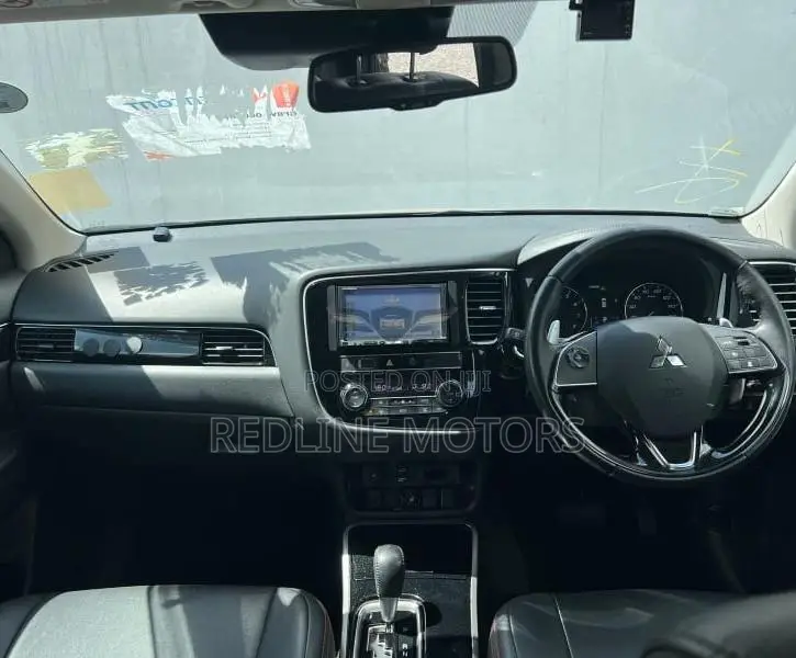 Mitsubishi Outlander ES FWD 2019 Brown