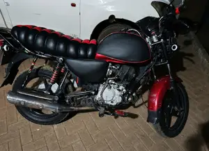 Bajaj Avenger 150 Street 2023 Red