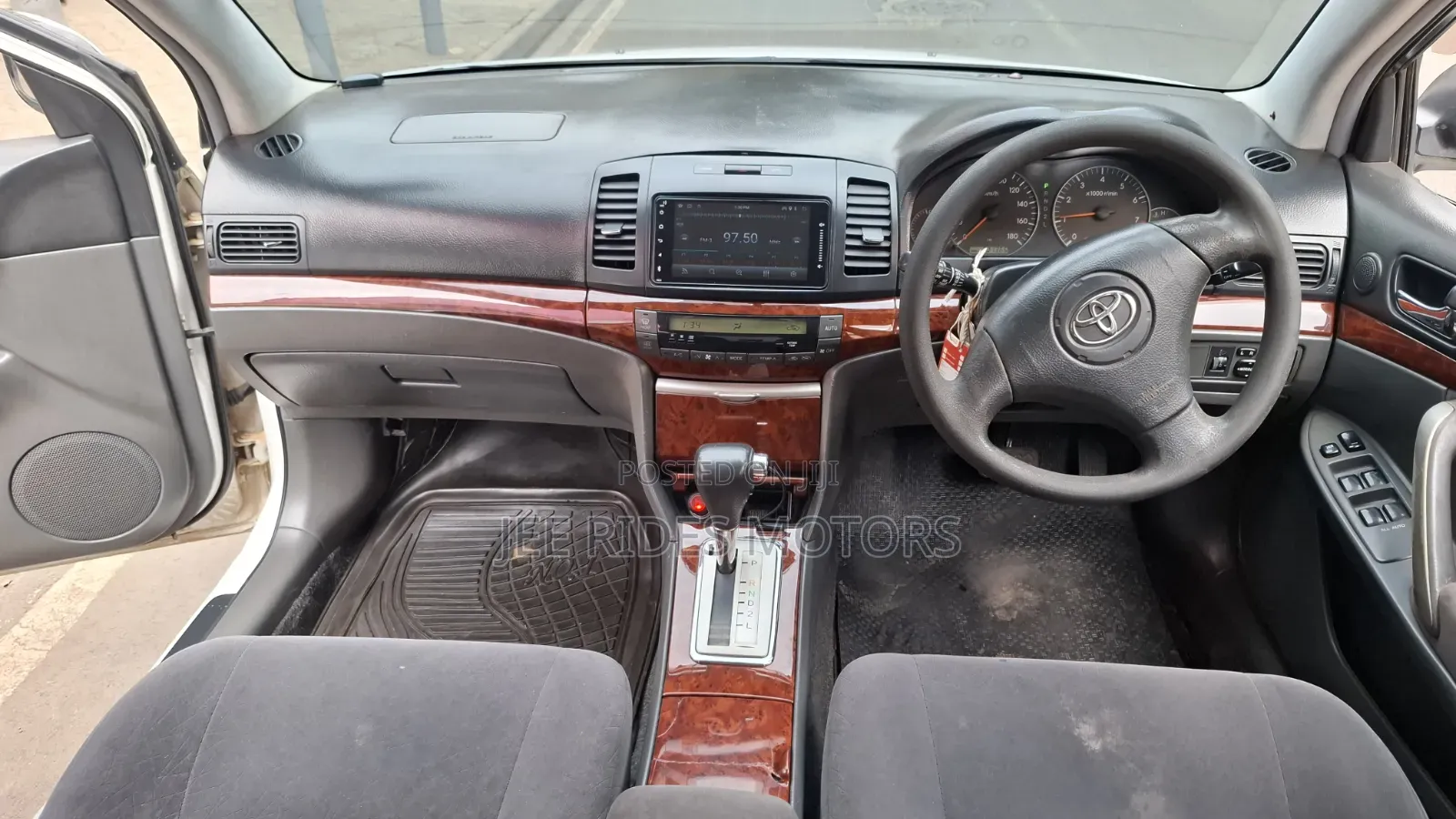 Toyota Premio 2007 White