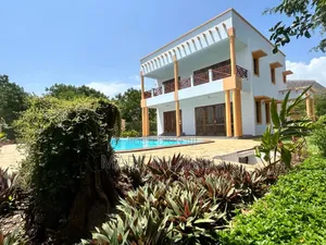 3 Bedroom House on 1⁄4 Acre Plot in Diani With a Pool