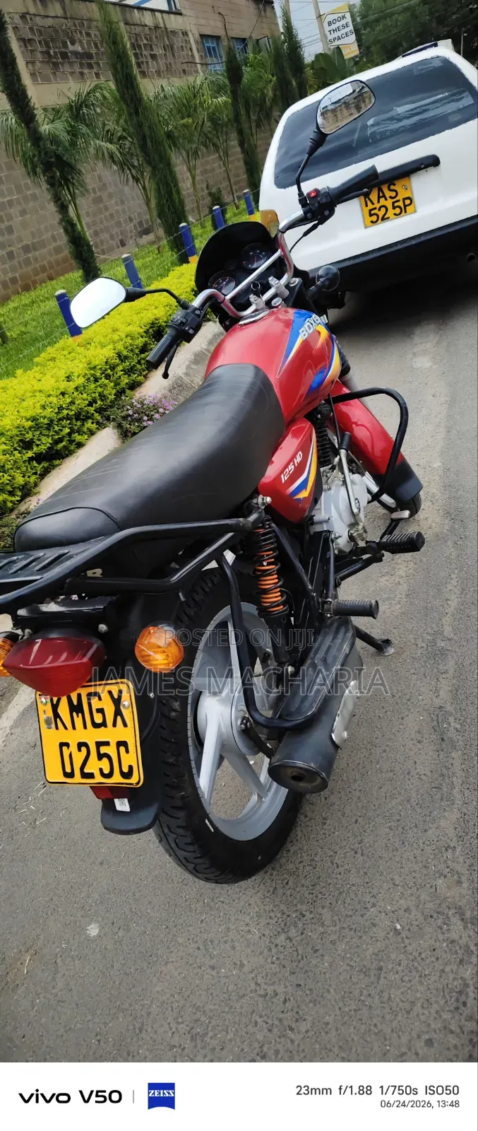 Bajaj Boxer 125 2026 Red