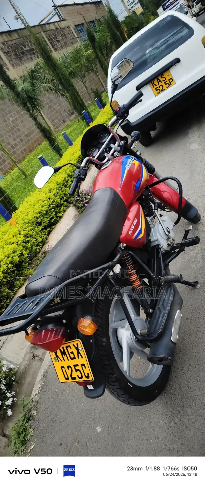Bajaj Boxer 125 2026 Red