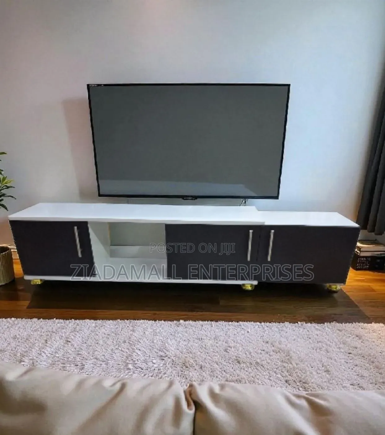 Stylish, Spacious, and Adaptable – Tokyo Expandable Tv Stand