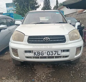 Toyota RAV4 2004 White