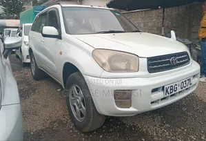 Toyota RAV4 2004 White